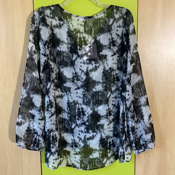 Women’s ruffled high-low blouse - Picture 2 of 10